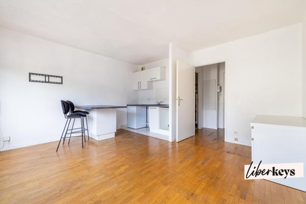 Studio lumineux de 25,15 m² avec parking, cave - Saint-Cloud