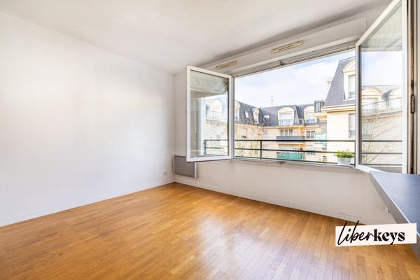 Studio lumineux de 25,15 m² avec parking, cave - Saint-Cloud