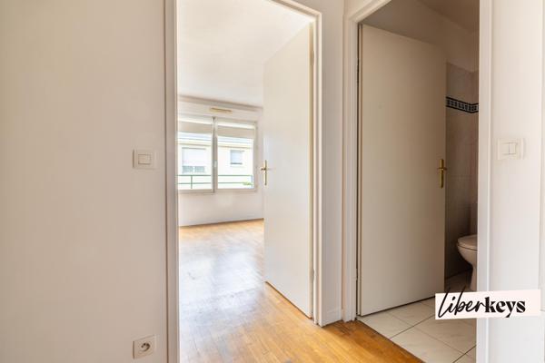 Studio lumineux de 25,15 m² avec parking, cave - Saint-Cloud