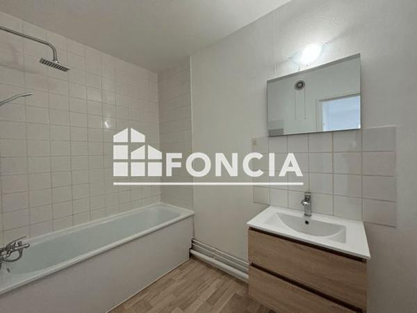 Location Appartement 3 pièces 71.2 m² - RESIDENCE DE L'HERMITAGE La Chaussee Saint Victor 41260