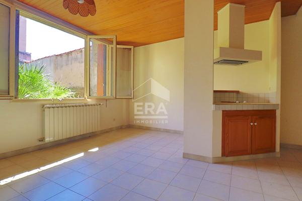 A vendre Maison individuelle 113 m² avec jardin, grand garage et fort potentiel  Marseille 10e