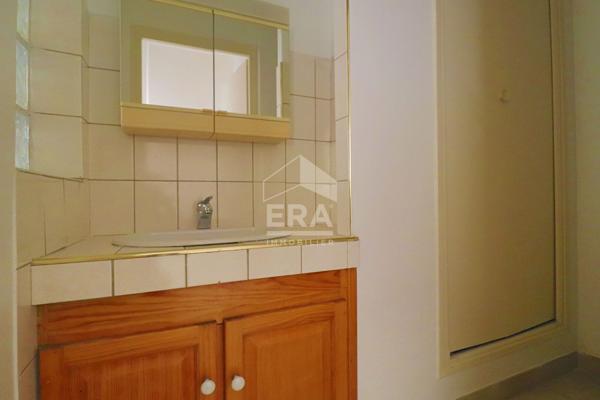 A vendre Maison individuelle 113 m² avec jardin, grand garage et fort potentiel  Marseille 10e