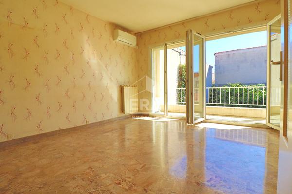 A vendre Maison individuelle 113 m² avec jardin, grand garage et fort potentiel  Marseille 10e