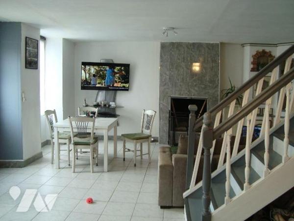  Maison à vendre - NOYAL-PONTIVY (56920)
Centre-ville ? 3 pièces ? 82,7 m² ? Jardin ? À finir ...