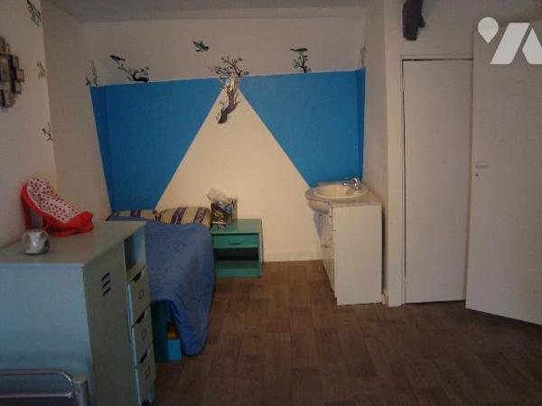  Maison à vendre - NOYAL-PONTIVY (56920)
Centre-ville ? 3 pièces ? 82,7 m² ? Jardin ? À finir ...