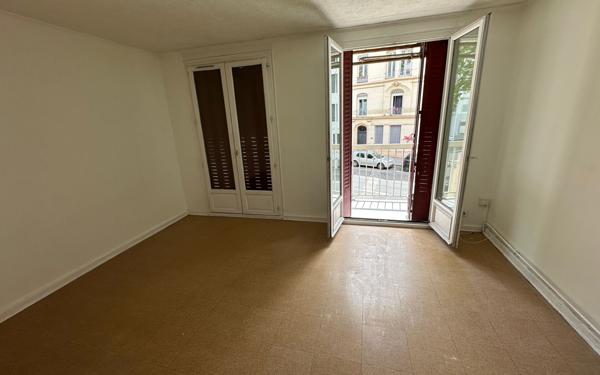 Appartement à vendre    3 pièces • 61,43 m2 Lyon 8