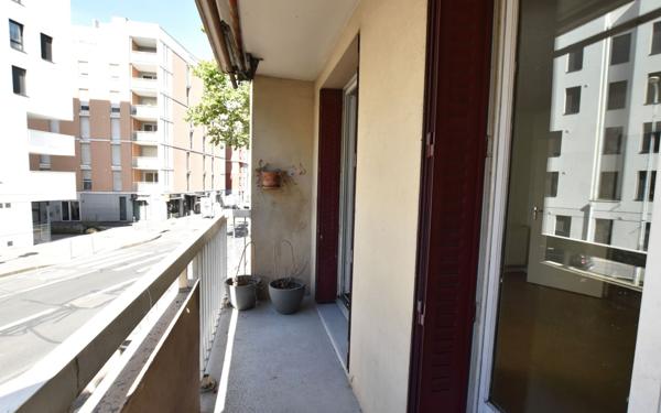 Appartement à vendre    3 pièces • 61,43 m2 Lyon 8