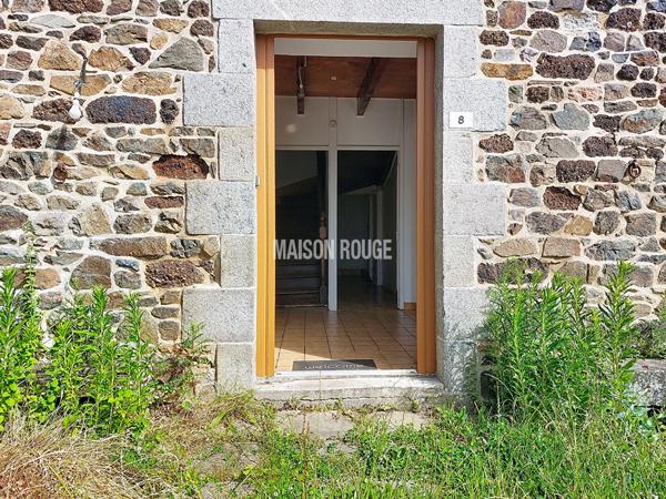 Maison à vendre maison en pierre centre bourg.