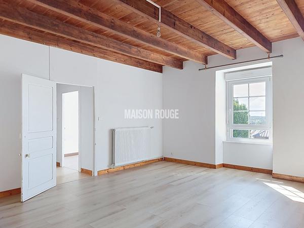 Maison à vendre maison en pierre centre bourg.