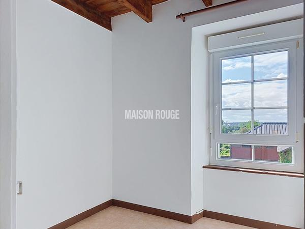 Maison à vendre maison en pierre centre bourg.
