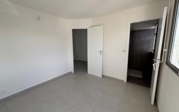 Appartement à louer    2 pièces •  Baie-Mahault