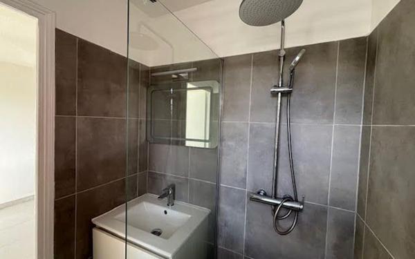 Appartement à louer    2 pièces •  Baie-Mahault