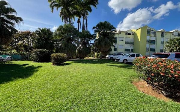 Appartement à louer    2 pièces •  Baie-Mahault