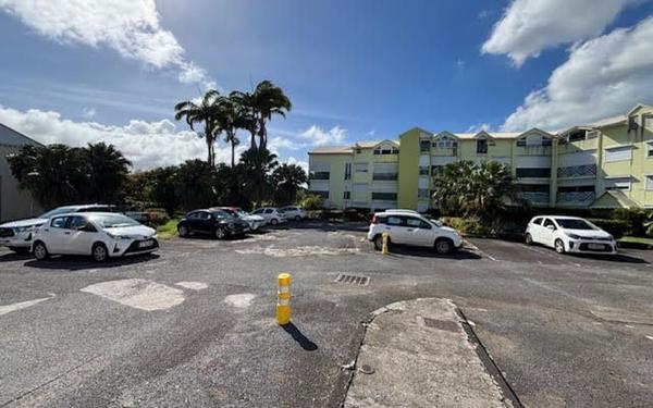 Appartement à louer    2 pièces •  Baie-Mahault