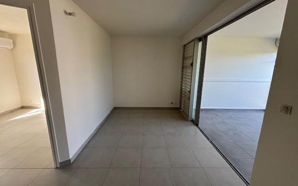 Appartement à louer    2 pièces •  Baie-Mahault