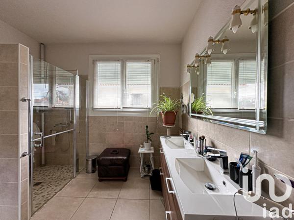 Maison 6 pièces de 201 m² à Villeneuve-sur-Lot (47300)