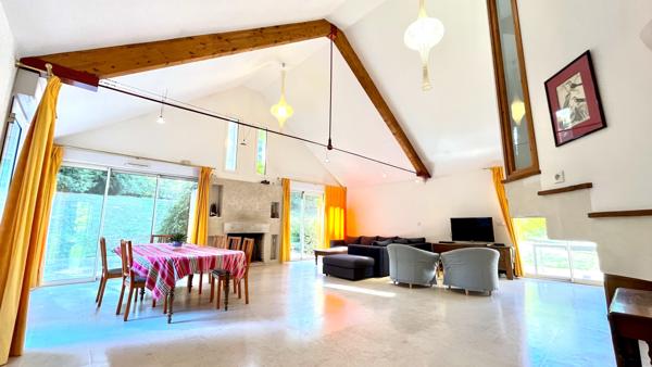 Maison
         13 pièces
        - 360 m² Bien prestige 849 000 € *