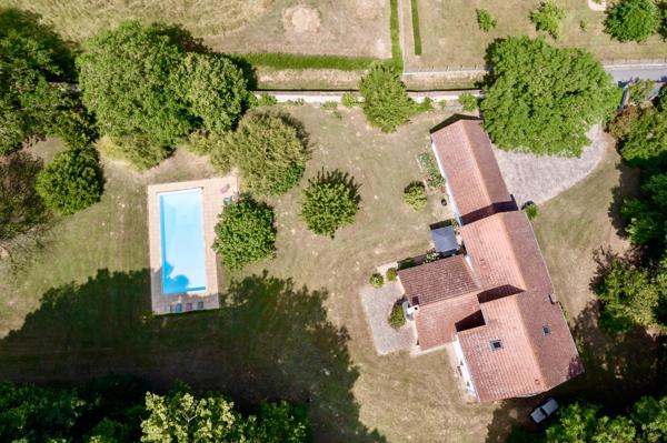 Maison
         13 pièces
        - 360 m² Bien prestige 849 000 € *