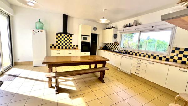 Maison
         13 pièces
        - 360 m² Bien prestige 849 000 € *
