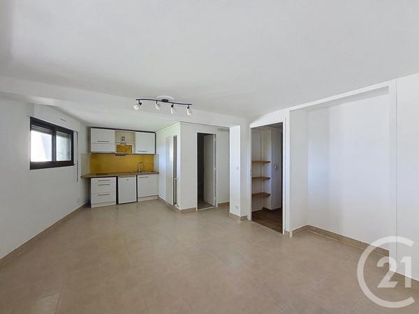 Maison à vendre  6 pièces - 127,17 m 2   MONTFERMEIL  - 93