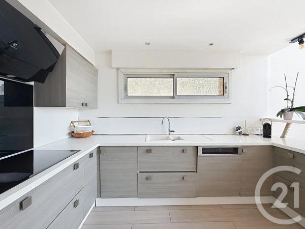 Maison à vendre  6 pièces - 127,17 m 2   MONTFERMEIL  - 93