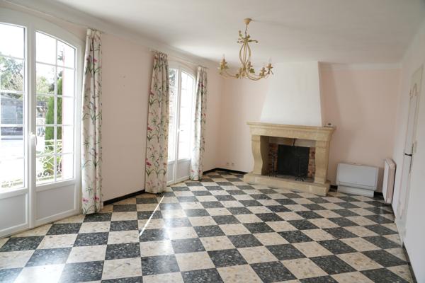 Cairanne (84290) VILLA TRADITIONNELLE