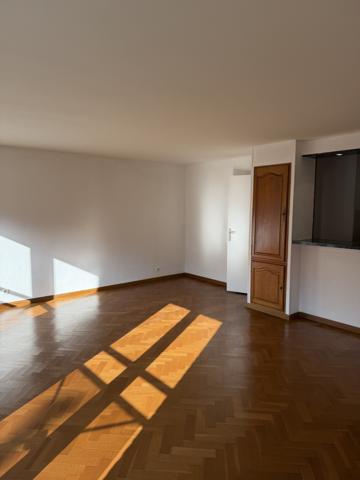 Amiens (80000) Bel appartement T3 de 85,84 m² avec cave, garage et parking rue Henri Daussy à AMIENS