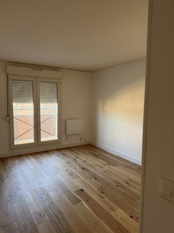 Amiens (80000) Bel appartement T3 de 85,84 m² avec cave, garage et parking rue Henri Daussy à AMIENS