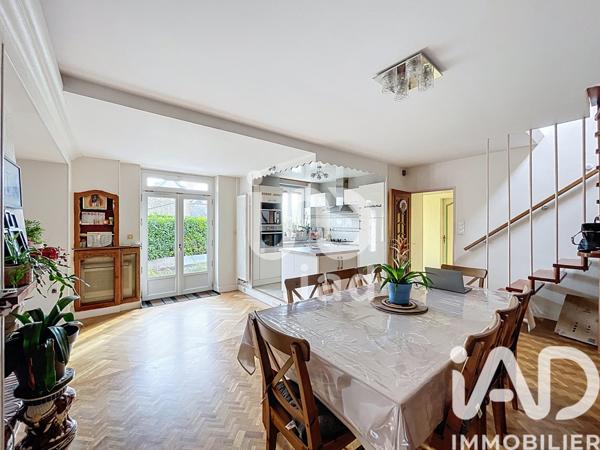 Immeuble à vendre 253 m² Fougères