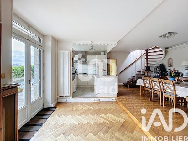 Immeuble à vendre 253 m² Fougères