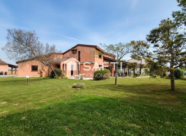 Maison d'architecte proche des axes routiers