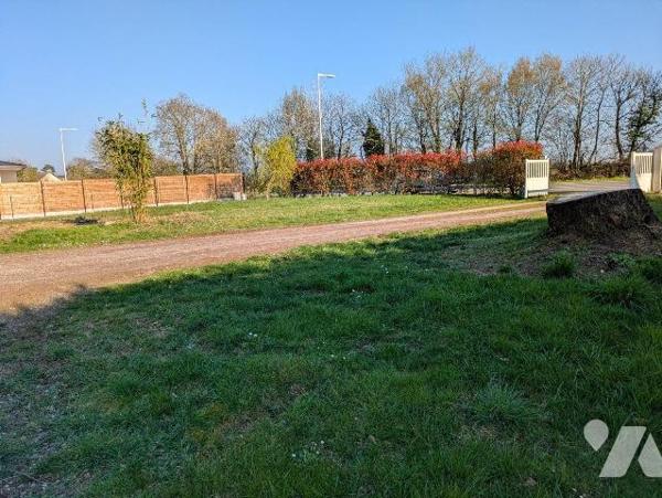 GUICHEN - Hors lotissement - Sortie agglomération à proximité des infrastructures scolaires et ...