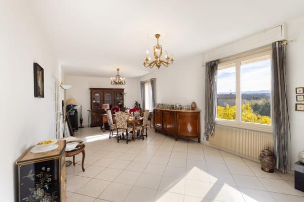 Maison traditionnelle T5 156 m2 avec jardin