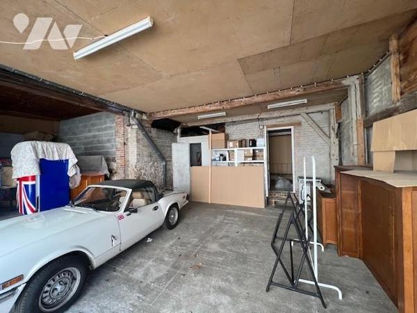 ORBEC RARE A LA VENTE JOLIE MAISON DE CENTRE VILLE AVEC JARDIN ET COMMERCES A PIED