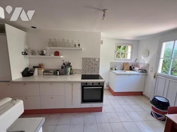 ORBEC RARE A LA VENTE JOLIE MAISON DE CENTRE VILLE AVEC JARDIN ET COMMERCES A PIED