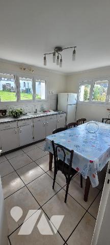 LANVEOC - Belle maison traditionnelle bien tenue offrant une vue panoramique sur la rade de Bre...