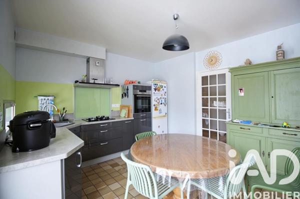 Maison à vendre 10 pièces 215 m² Fère-Champenoise