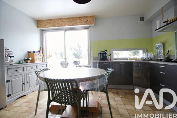 Maison à vendre 10 pièces 215 m² Fère-Champenoise