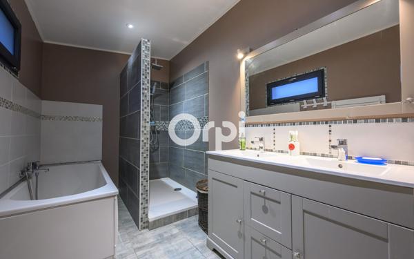 Maison à vendre    3 pièces •  Merville