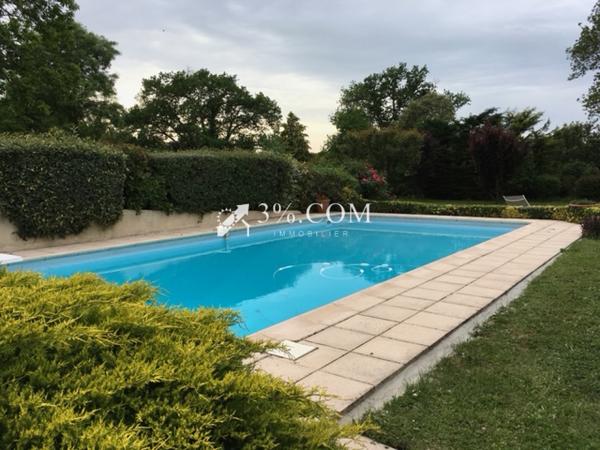 Propriete 8 pièce(s) 6 chambre(s) 235 m²