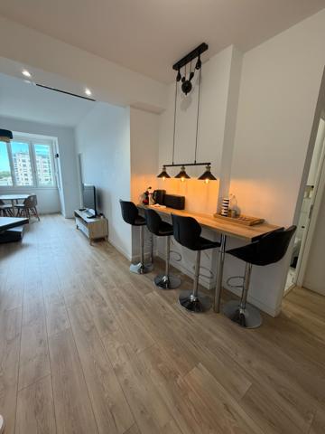 Magnifique T3 meublé de 50 m² avec 2 BALCONS – 5ème étage avec ascenseur – Résidence sécurisée – Marseille PRA