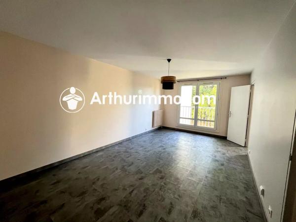Location                                                      Appartement
                        
                     3 pièces                      73 m2                     à Savigny-le-Temple