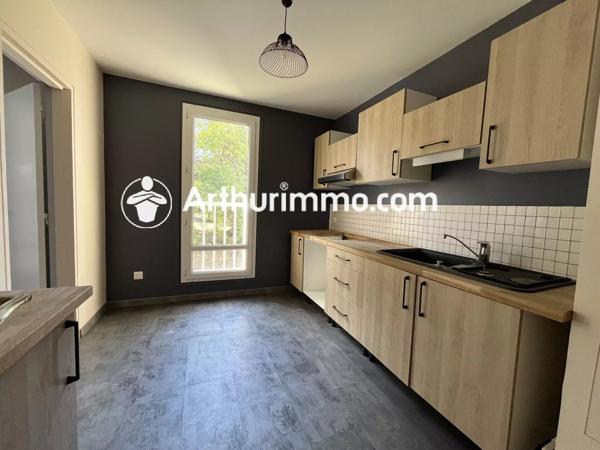 Location                                                      Appartement
                        
                     3 pièces                      73 m2                     à Savigny-le-Temple