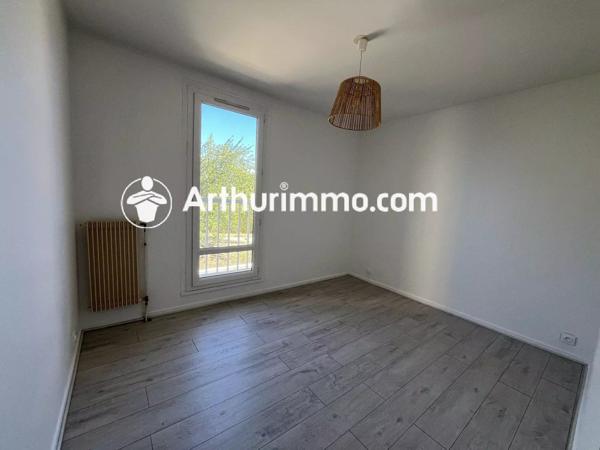Location                                                      Appartement
                        
                     3 pièces                      73 m2                     à Savigny-le-Temple