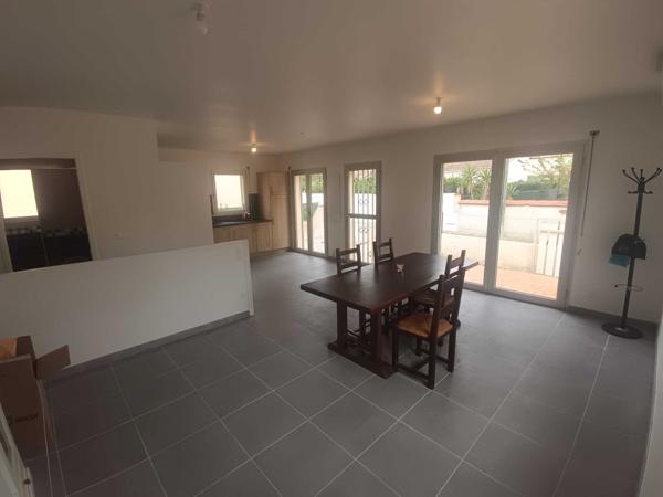 Villa plain-pied en bord de mer.