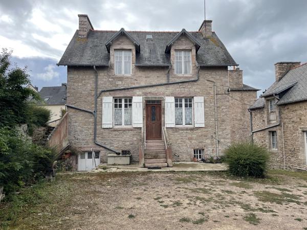 Maison en pierre proche des commerces et de la mer