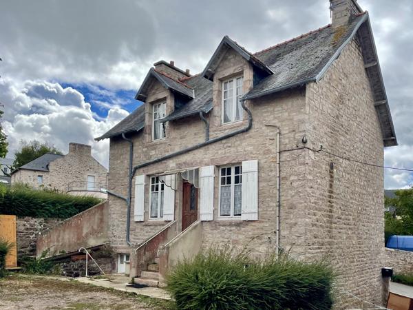Maison en pierre proche des commerces et de la mer