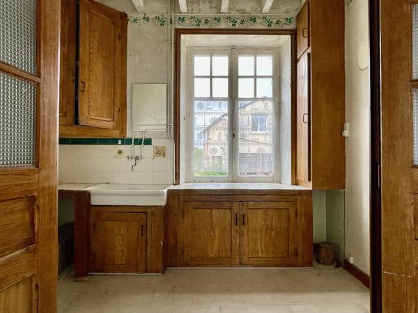 Maison en pierre proche des commerces et de la mer