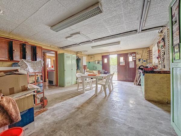 Superbe maison traditionnelle avec garage et piscine sur les hauteurs