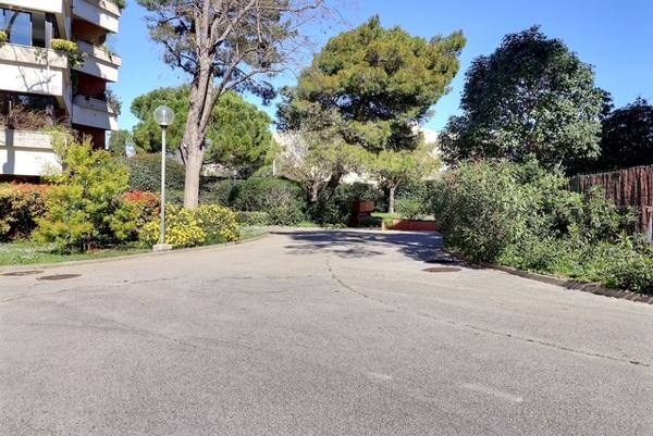 Marseille (13009) Résidence le floralia, grand appartement T379m2 avec balcon, véranda et parking